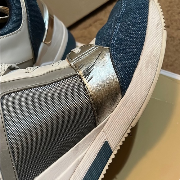 Michael Kors Blue and White Sneakers with Sporty Design and Comfortable Padding - Picture 5 of 8